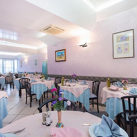 Albergo Villa Denny Rimini Esterno foto