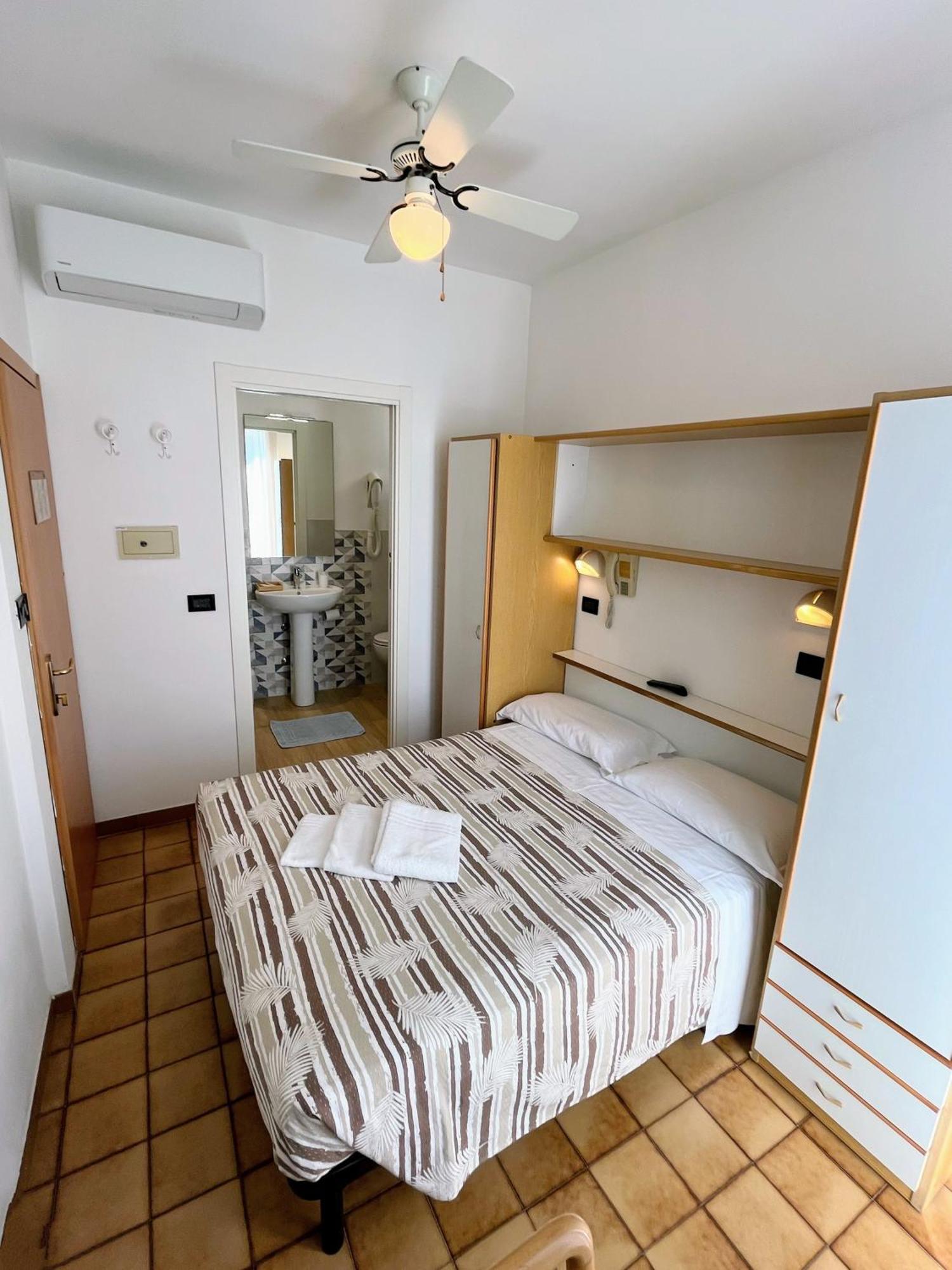 Albergo Villa Denny Rimini Camera foto