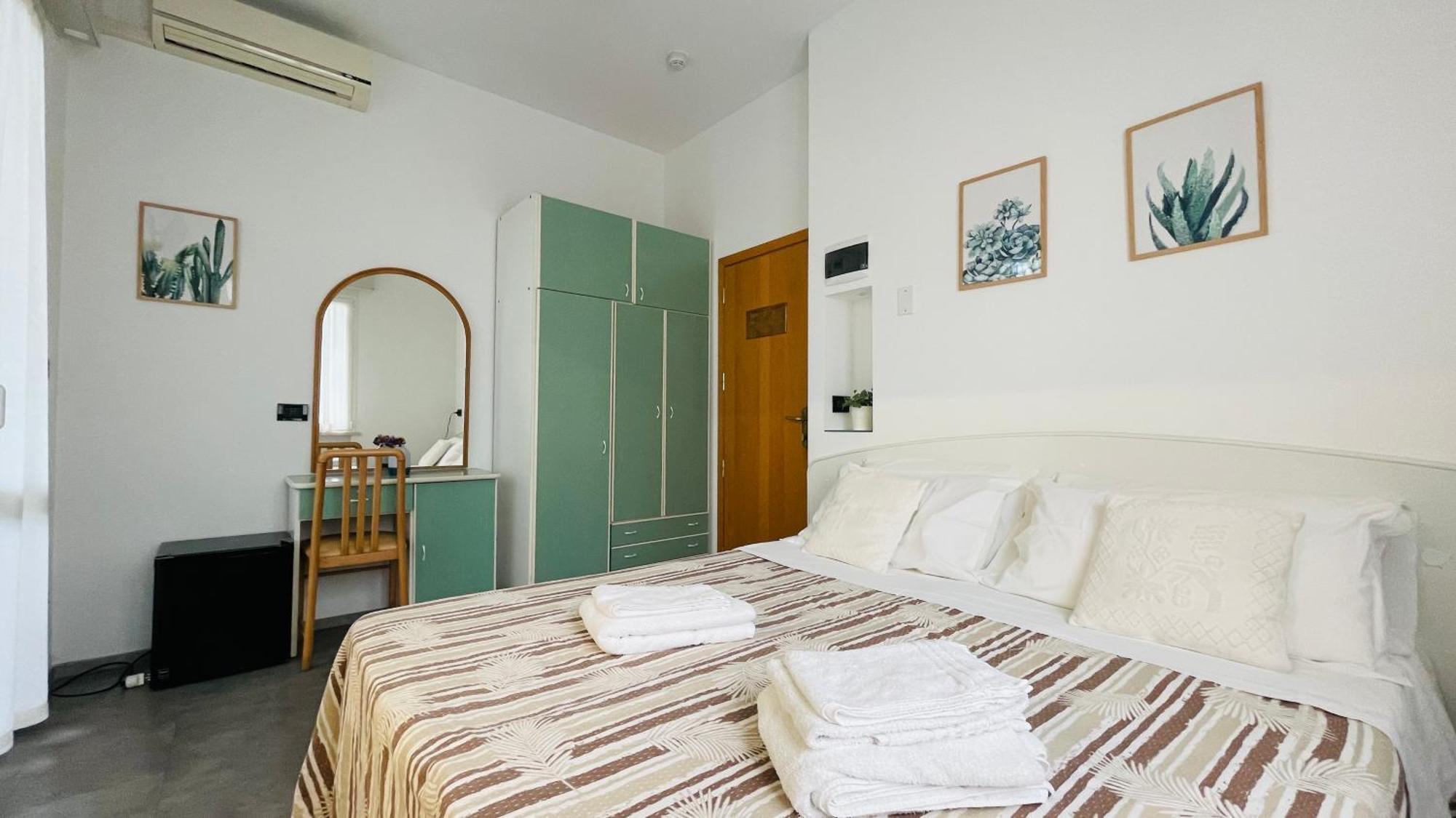 Albergo Villa Denny Rimini Esterno foto