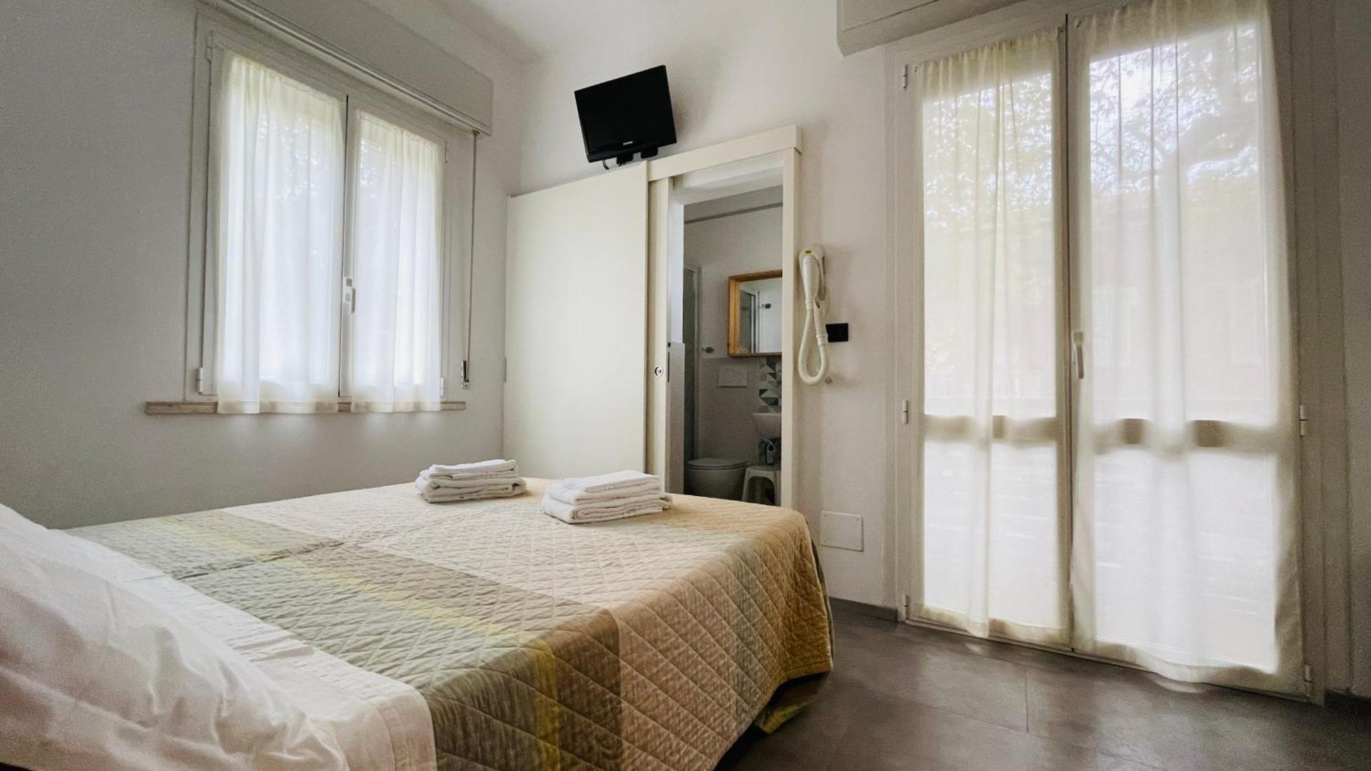 Albergo Villa Denny Rimini Esterno foto