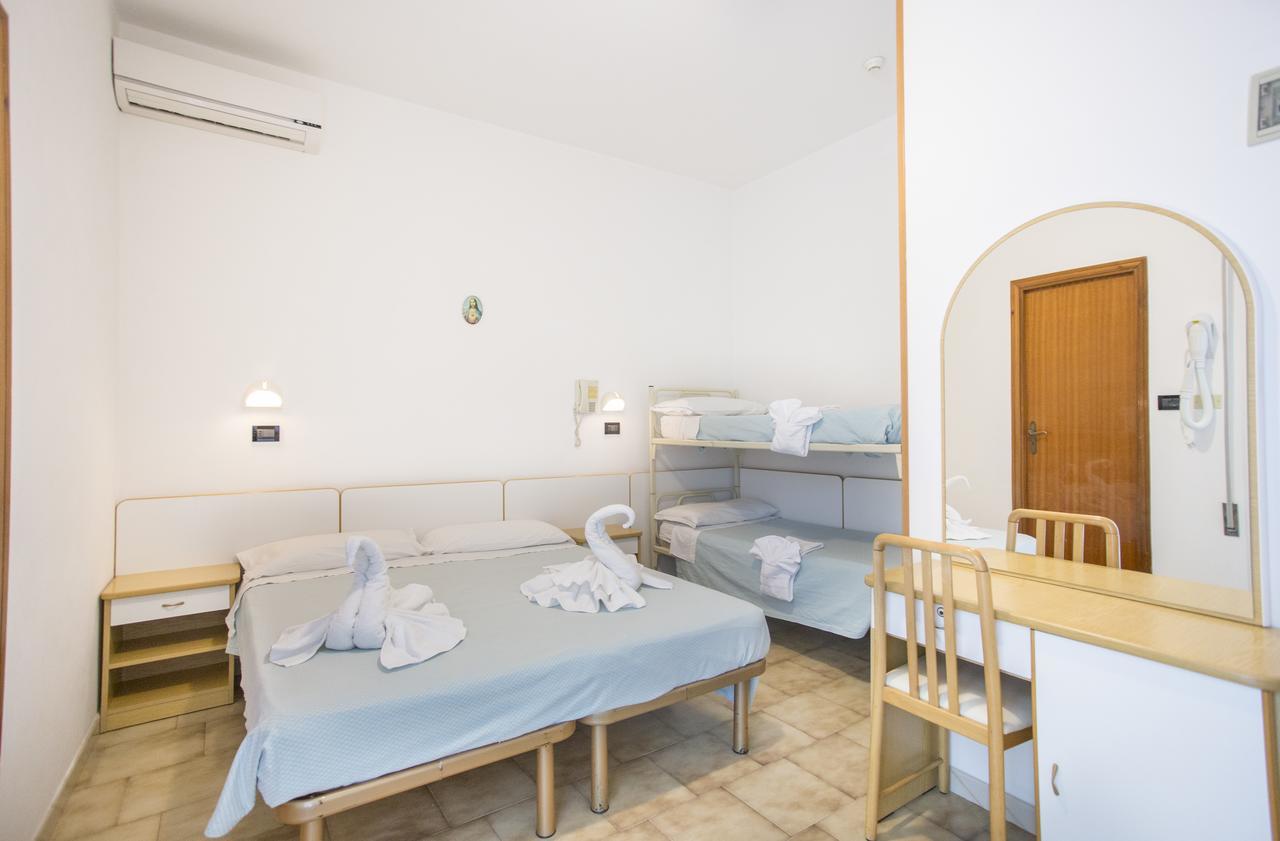 Albergo Villa Denny Rimini Esterno foto